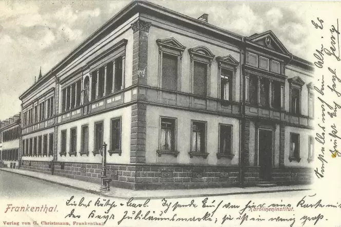 Diese Ansichtskarte aus dem Jahr 1911 zeigt das Karolineninstitut an der Kreuzung von Karolinen- und Kirchenstraße (heute Johann Diese Ansichtskarte aus dem Jahr 1911 zeigt das Karolineninstitut an der Kreuzung von Karolinen- und Kirchenstraße (heute Johann