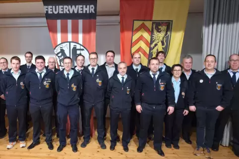 Beim Ehrenabend der Feuerwehr der Verbandsgemeinde Rodalben wurden viele Feuerwehrleute für lange Jahre ehrenamtlichen Einsatz a