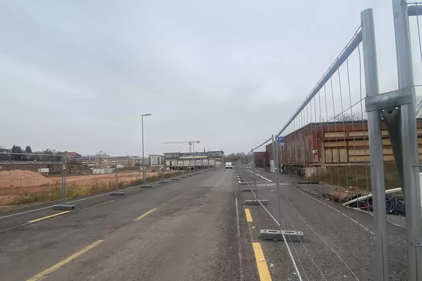 Die neue Zufahrtstraße.