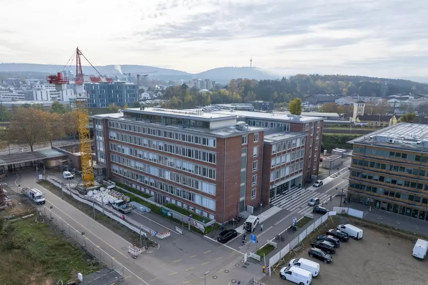 Das Ärztehaus mit Parkhaus.