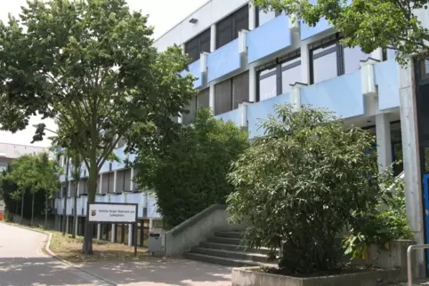 Die Polizei verzeichnet 121 Vorgänge in drei Jahren an der Karolina-Burger-Realschule in Ludwigshafen-Mundenheim.