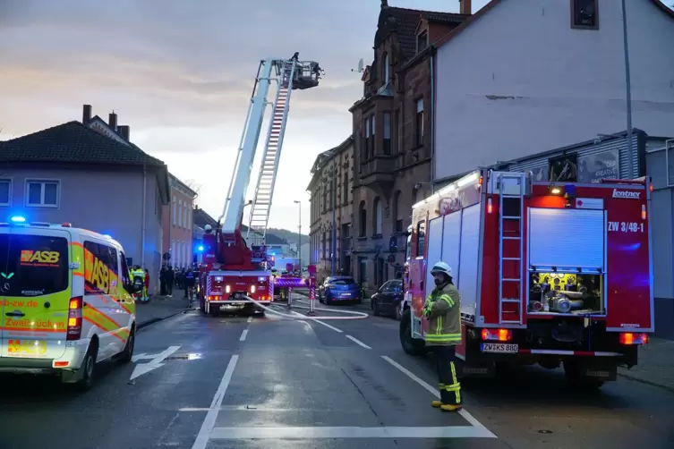 Die Schillerstra&szlig;e blieb &uuml;ber mehrere Stunden gesperrt. 