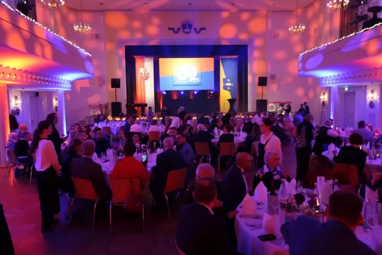 Die Festhalle bot den w&uuml;rdigen Rahmen f&uuml;r die Jubil&auml;umsfeier. 