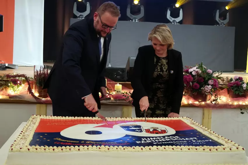 Kein großes Fest ohne Torte – das gilt auch für das Jubiläum der Jumelage.