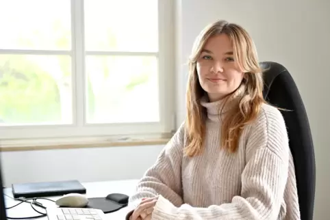 Scarlett Hils wurde von der IHK für ihren Abschluss als Veranstaltungkauffrau ausgezeichnet. 