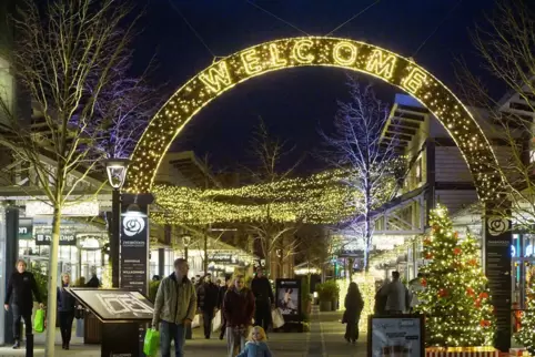 Schon seit Anfang November ist das Zweibrücker Outlet vorweihnachtlich dekoriert. Schon seit Anfang November ist das Zweibrücker Outlet vorweihnachtlich dekoriert.