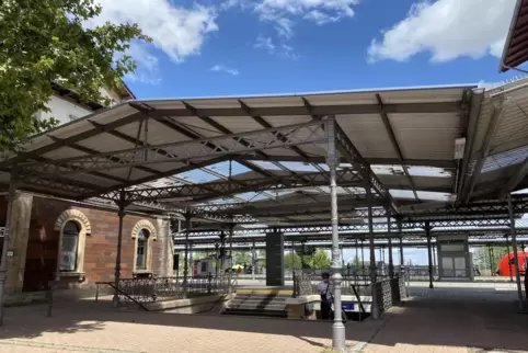 Der Zugang zum Grünstadter Bahnhof. 