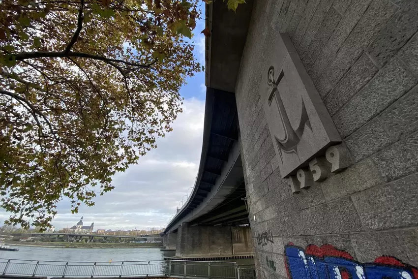 Der älteste Teil der Adenauer-Brücke muss wohl erneuert werden.