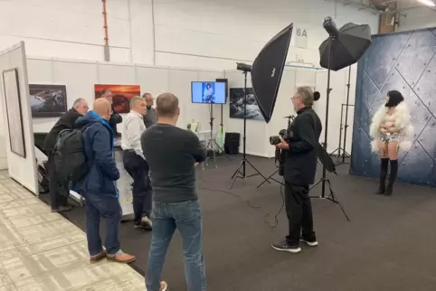 Fotograf Harald Kröher sorgte 2023 auf der Kreativvitti mit Live-Shootings für Action.