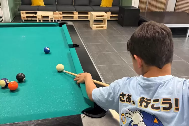 Am gro&szlig;en Billard-Tisch werden auch Turniere veranstaltet. 
