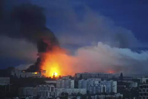 Raketen auf Charkiw im Juni: Seit mehr als dreieinhalb Jahren greift Russland das Nachbarland Ukraine immer wieder an. 