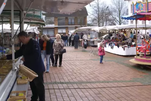 Der Krammarkt in Miesenbach hat große Tradition. Lange fand er auf dem ehemaligen Marktplatz in der Mackenbacher Straße statt. U