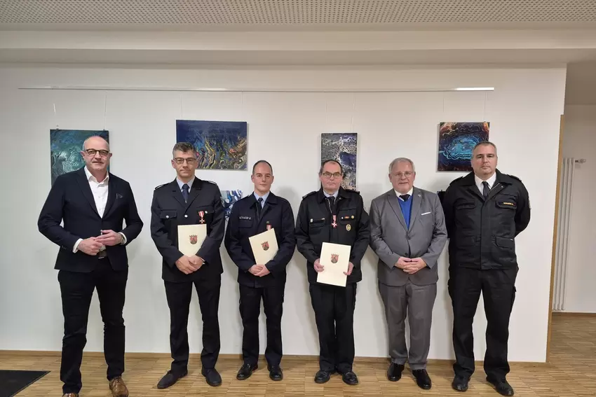 Kreisausbilder: Sven Hoffmann, Kai Bühler (Wehrleiter der Feuerwehren in Freinsheim, Kreisausbilder für Motorkettensäge), Björn
