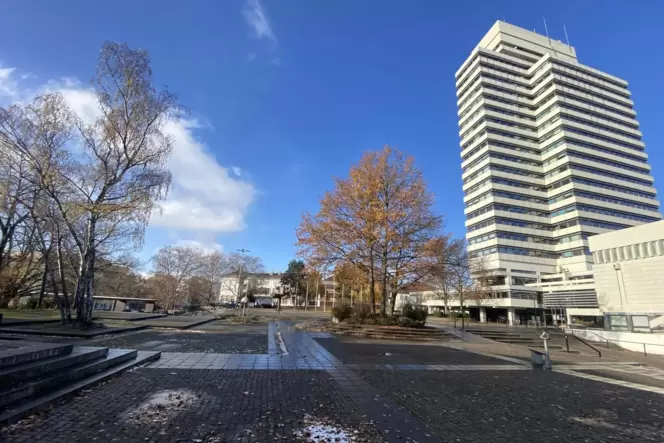 Auf dem Rathausvorplatz gehen Anfang 2026 zehn Überwachungskameras ans Netz.