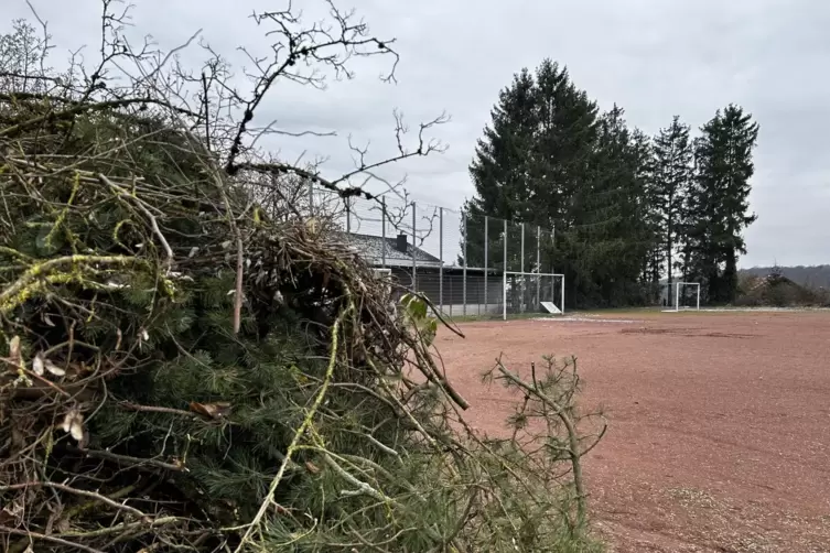Der SC m&ouml;chte vom Sportheim aus gesehen vorne links ein 27 mal 42 Meter gro&szlig;es Kleinspielfeld bauen.