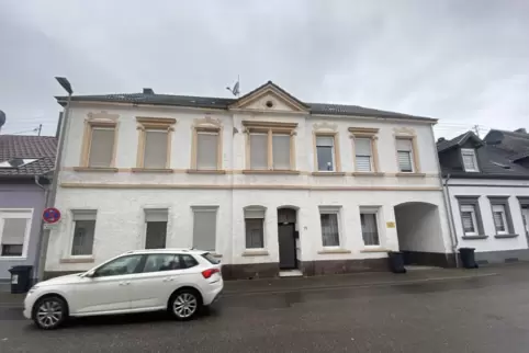 Im ersten Stock dieses Hauses, ganz in der Nähe des Volkshauses, ereignete sich die Tat.