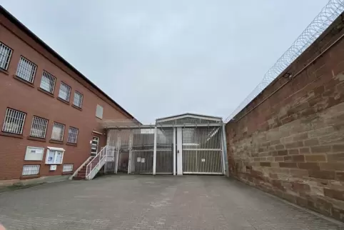 Der Mann wurde in die JVA Zweibrücken gebracht. 