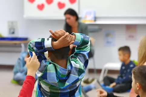 Fingerzeig: Bildungsforscher bemängeln seit Langem, dass in Deutschland der Schulerfolg stark von der Herkunft der Schüler abhän