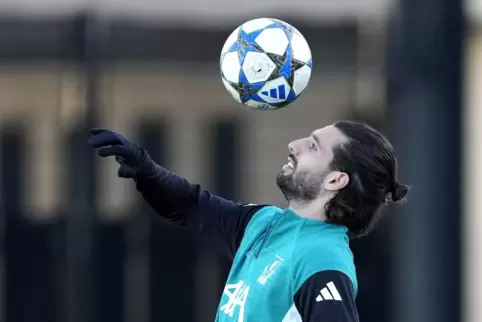 Dominik Szoboszlai: Fußballstar mit Fans in Speyer.