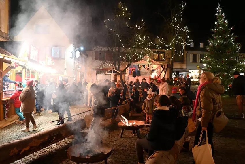 Für Selbermacher: Am Lagerfeuer gibt’s Stockbrot.
