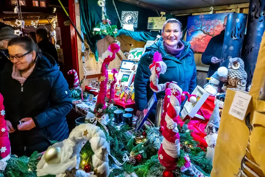 Weihnachtlicher Schmuck fürs Wonzimmer wurde auch angeboten.