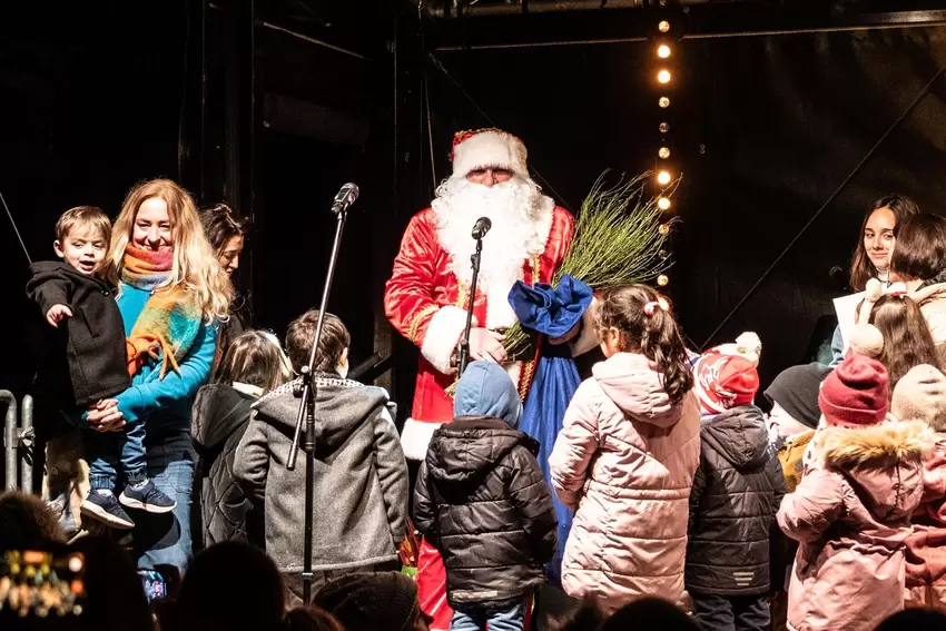 Natürlich war auch der Nikolaus mit auf der Bühne.