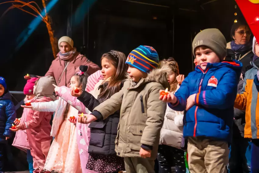 Begeisterten nicht nur die Eltern: die Kinder aus den Kindertagesstätten Pusteblume und St. Elisabeth.