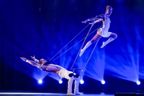 Atemberaubend: die Akrobatik-Nummern des Duos Karma aus Kuba.