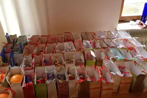 Die Weihnachtsaktion bringt Hilfe ohne große Bürokratie direkt zu den Menschen. Die Weihnachtsaktion bringt Hilfe ohne große Bürokratie direkt zu den Menschen.
