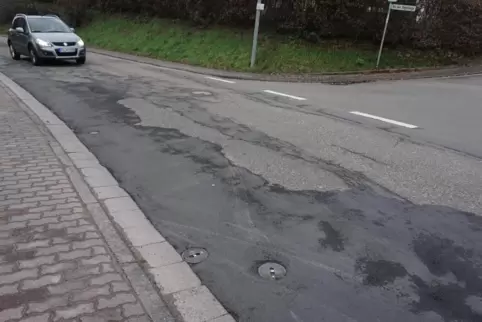 Wohl frühestens im Jahr 2029 ist mit einer Sanierung der desolaten L495, der Weißenburger Straße, in Hauenstein zu rechnen. 