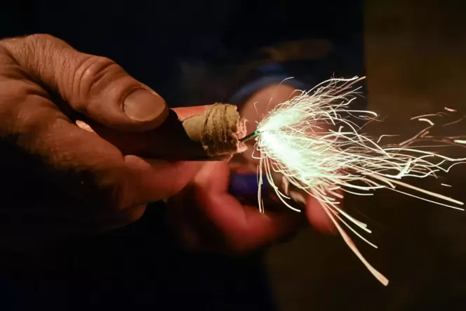 Feuerwerk sorgt für viele Notaufnahmen wegen Hand- und Augenverletzungen.