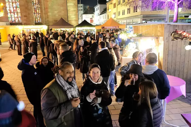 Der Weihnachtsmarkt in Zweibr&uuml;cken ist einfach ein Besuchermagnet. 