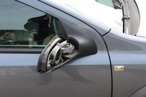 Der an beiden Fahrzeugen entstandene Sachschaden liegt bei 7500 Euro. Das Foto zeigt ein anderes Auto.