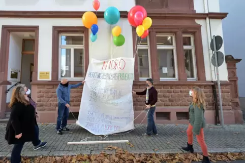 Eine der Suchtberatungsstellen in Speyer betreibt Nidro: Das Foto zeigt eine Öffentlichkeitsaktion 2020 vor dem Standort in der 