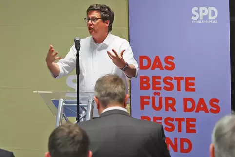 In seiner gut halbstündigen Rede gab sich Marold Wosnitza, OB und SPD-Kandidat, kämpferisch und zuversichtlich.