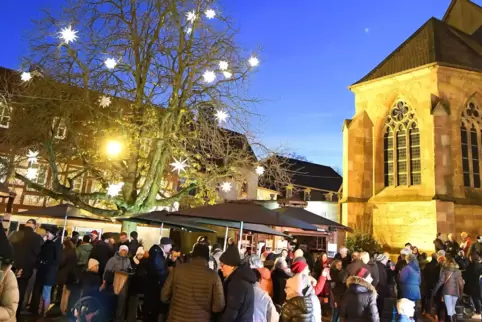 Das Adventsleuchten sorgt für vorweihnachtliche Stimmung. 