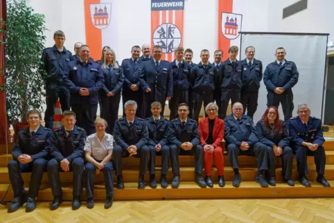 Ehrungen bei der Feuerwehr: Die Stadt dankt den Helfern. 