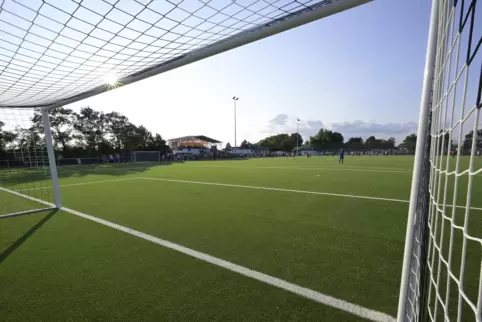  Bezirkssportanlage in Ludwigshafen-Rheingönheim: Bekommt auch Römerberg einen Kunstrasenplatz? 