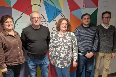 Quintett beim Gespräch in der Albert-Einstein-Grund- und Realschule plus (von links): Angelika Funk (Ernst-Reuter-Realschule plu