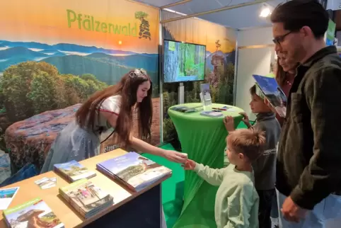 Bei der Messe Offerta in Karlsruhe vor wenigen Wochen warb die Südwestpfalz Tourist unter ihrem neuen Markennamen Pfälzerwald mi