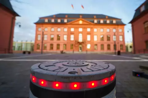 Wer stellt die Mehrheit im rheinland-pfälzischen Landtag nach dessen Neuwahl im März 2026? SPD und CDU kämpfen um die Vormachtst