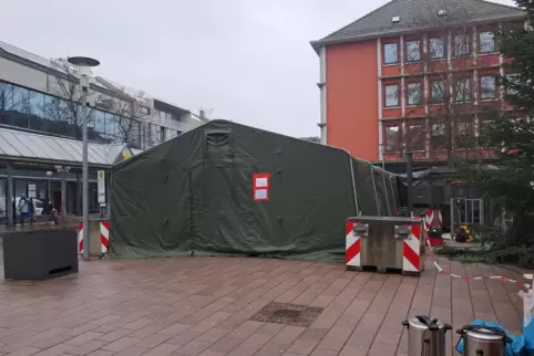 Die Bundeswehr wollte den Stand, wo sie Erbsensuppe verkauft, „militärisch einrahmen“. 