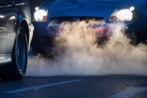 Brüssel entschärft die Vorgaben beim Emissionsausstoß von Fahrzeugen.