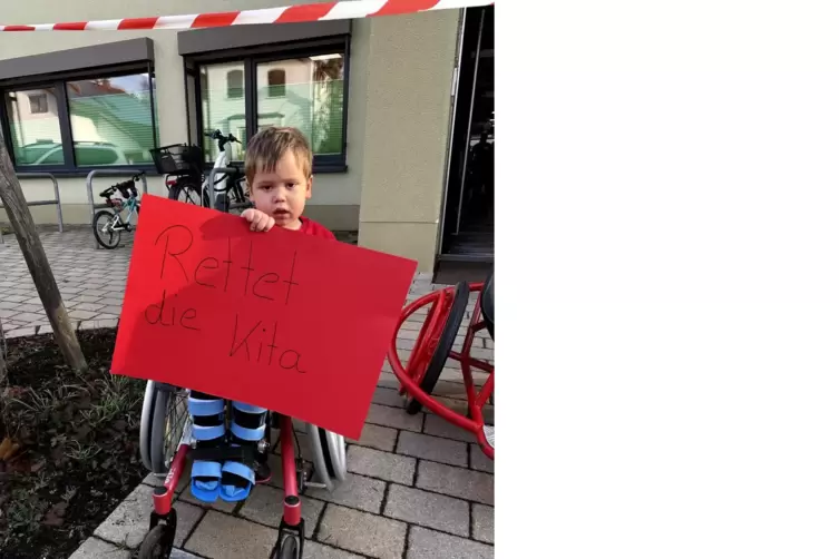Auf Protestplakaten wurden deutliche Botschaften an die Politik formuliert. 