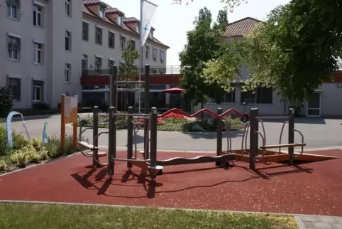 Haus am Germansberg: Freude über die Stiftungsspende für einen Klangstuhl.