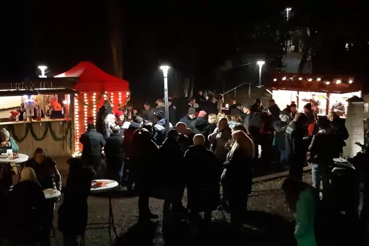 Stehparty im Ludwigshain.