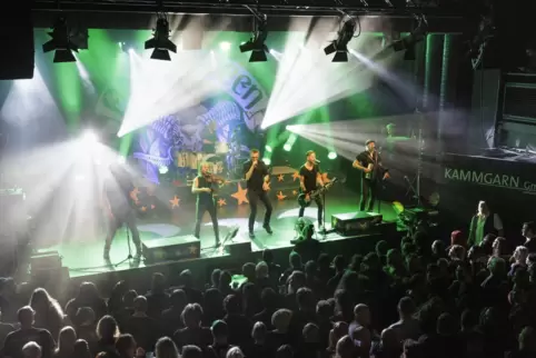 Volle Hütte: Auftritt von Fiddler’s Green in der Kammgarn. 