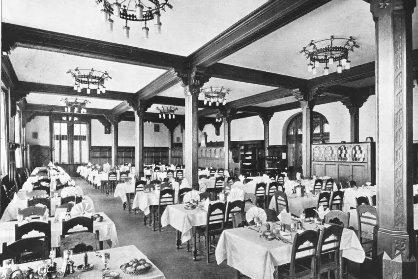 Blick in den Speisesaal 1909, heute ist dort das Restaurant.