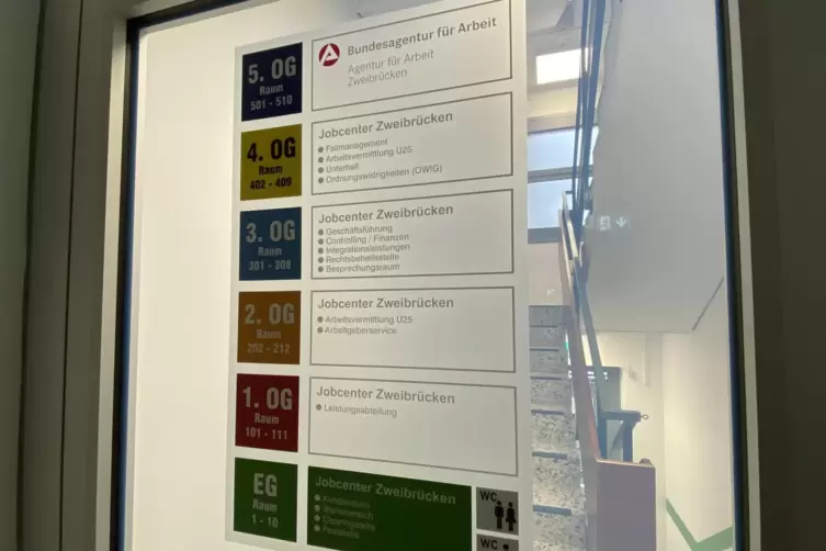 Die neue Folienbeschriftung an den T&uuml;ren soll Klarheit schaffen. 