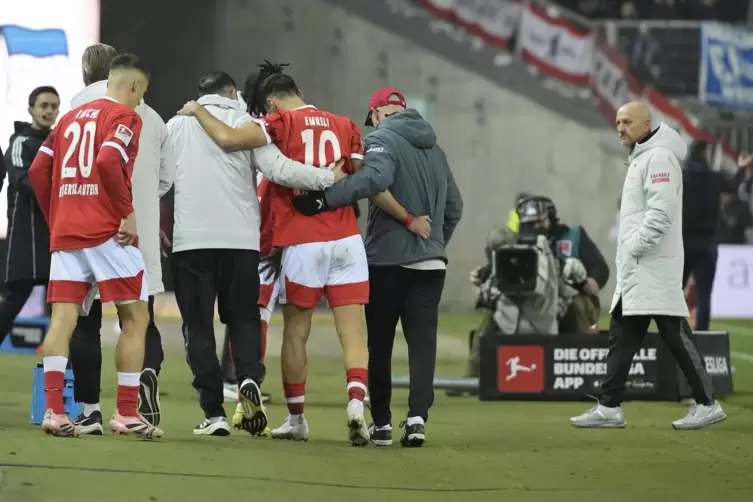 FCK-St&uuml;rmer Mahir Emreli f&auml;llt mit einem Sehnenabriss im Adduktorenbereich noch mehrere Monate aus. 